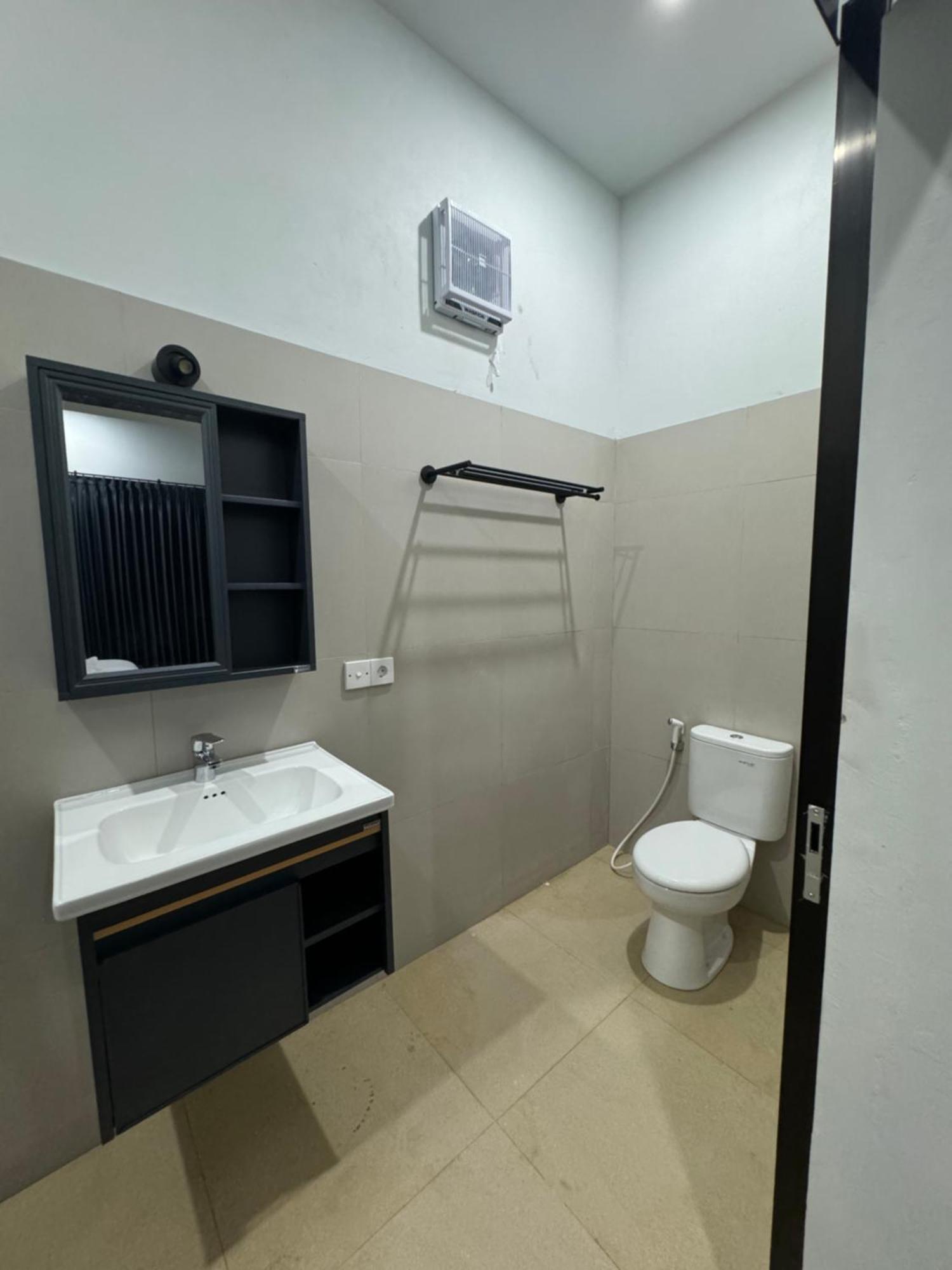 Satu Hati Hotel Ekas Exterior foto